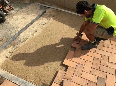 VIDEO DIY Tip: How To Lay Brick Paved Driveways | Pavers over concrete, Concrete driveways, How ...