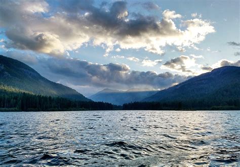 Clear Lake in the Okanogan-Wenatchee National Forest, Washington with ...