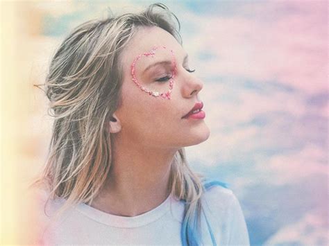 Taylor Swift releases ‘Lover’ album, single - National | Globalnews.ca