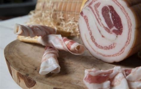 Enhance Your Recipes: Top 5 Pancetta Substitute Choices | Eat Delights