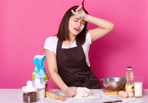 5 Zodiac Signs Women Who Hate Cooking According to Astrology