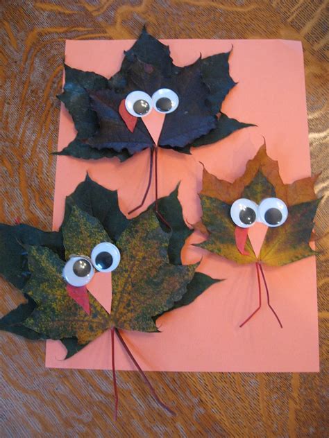 Almost Unschoolers: Maple Leaf Turkey Craft