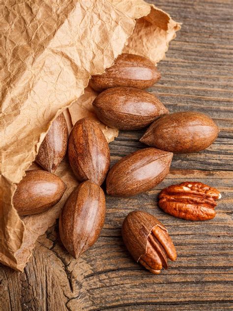 Pecan Nutrition and Health Benefits - Healthier Steps