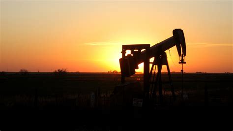 Oklahoma Sunset Oil Rig Free Stock Photo - Public Domain Pictures