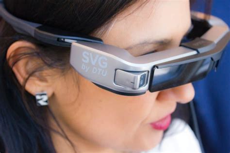 What are Smart Glasses and How Do They Work? - SmartHomeBit