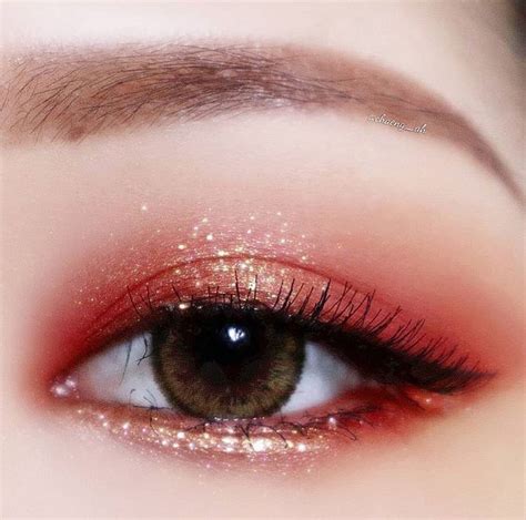 Korean style glittery eye makeup | Korean eye makeup, Sparkly eye ...