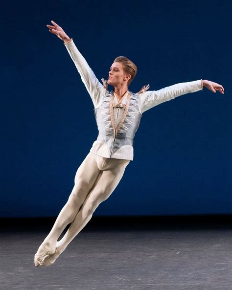 Pin by John on Male ballet dancers | Ballet photography, Ballet poses, Ballet dancers