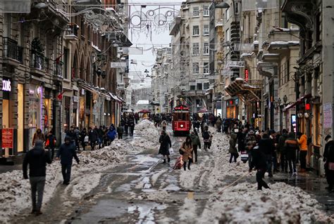 Snow Acts as a Magical Balm in an Anxious Turkey - The New York Times