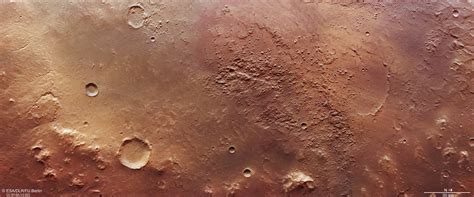 ESA - Chaotic crust contains clues to Mars’ watery past