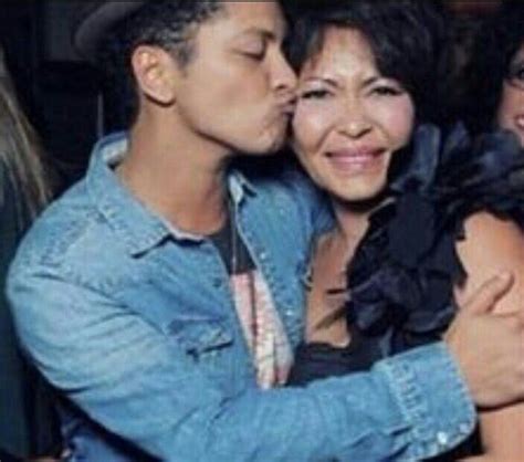 Bruno and his mom ️ | Bruno mars family, Bruno mars album, Bruno mars