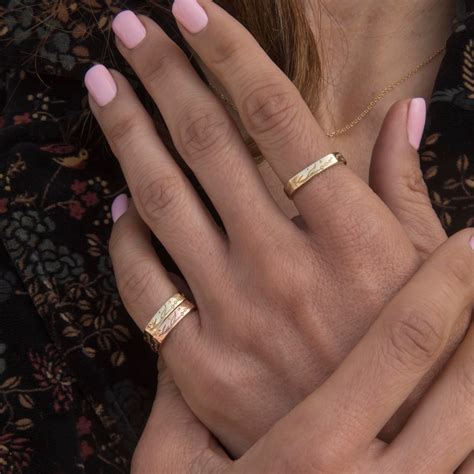 Gold Plain Flower Signet Ring, Pinky Signet Ring, Solid Gold Pinky Ring, Flower Signet Ring, 14k ...