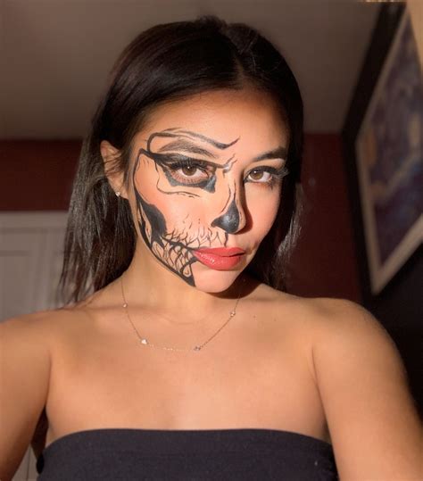 skeleton face | Skeleton face paint, Skeleton face, Halloween face makeup