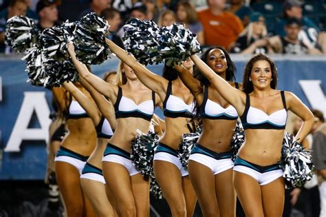 15. PHILADELPHIA EAGLES CHEERLEADERS - Philadelphia Eagles cheerleaders ...