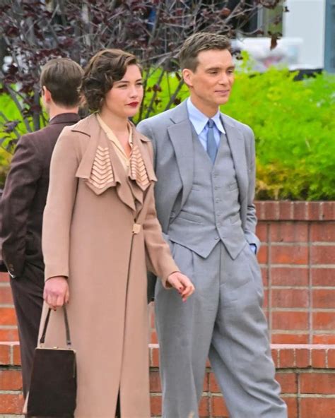 florence pugh and cillian murphy on the set of 'oppenheimer' | Fashion ...