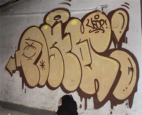 A very creative throwie by Post VSOP | Graffiti piece, Street graffiti, Street art graffiti