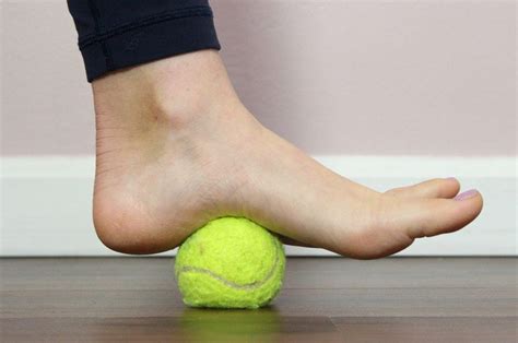 Mädchen dänisch Spezifikation tennis ball foot exercises Mädchen Erbse ...