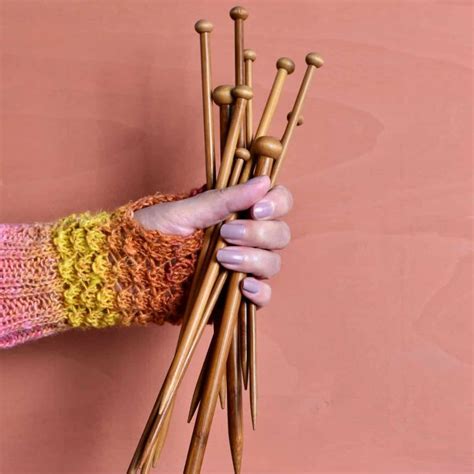 Knitting Needle Size Chart: Types & Comparisons - Easy Crochet Patterns