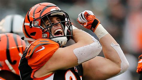 Sam Hubbard stars in three phases in Bengals win against Raiders