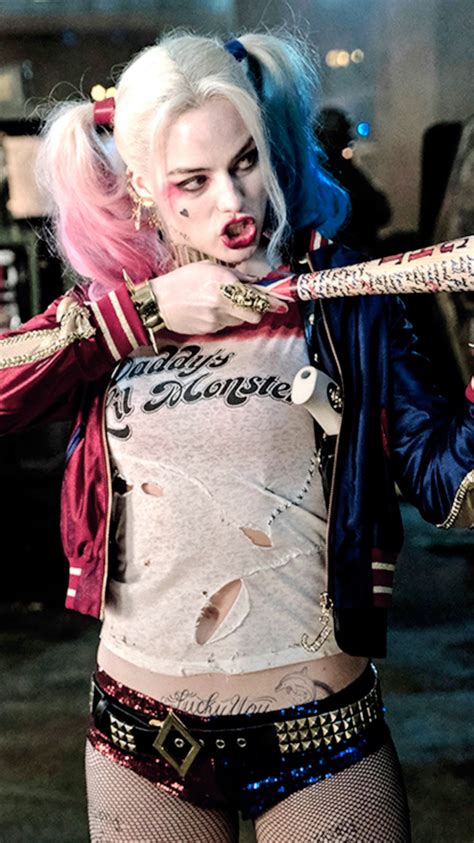 Margot Robbie as Harley Quinn in Suicide Squad - Margot Robbie Photo ...