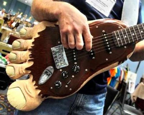 20 most ridiculous guitars ever (20 pics) - Izismile.com