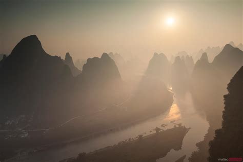 Matteo Colombo Travel Photography | Sunrise over Li river and famous karst mountains, China ...