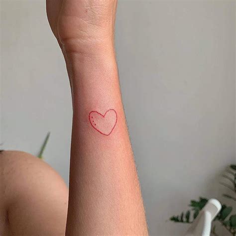 Top 71 des meilleures idées de tatouage de petits cœurs | Troovez.com