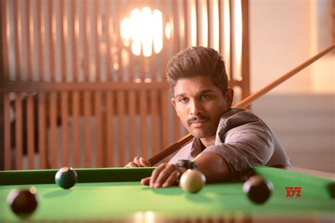 Allu Arjun Unseen Still From Sarrainodu - Social News XYZ