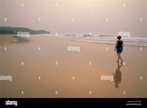 Elk151 1847 Ghana Busua Beach with tourist Stock Photo - Alamy