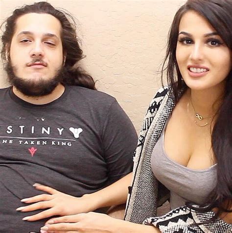 Who Is Evan Sausage? Know About SSSniperwolf’s Boyfriend IG Handle ...