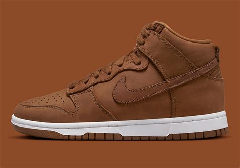 Nike Dunk High Premium "Brown Suede" DX2044-200 | SneakerNews.com