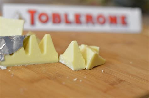 Toblerone white 100g 10pcs 1kg - Chocolate.lk