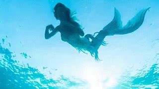 Mermaid Swim GIF - Mermaid Swim InTheWater GIFs | Mermaid pictures ...