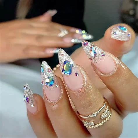 Glitter nails 2022: Fabulous ideas for glitter manicure designs and top trends to follow!