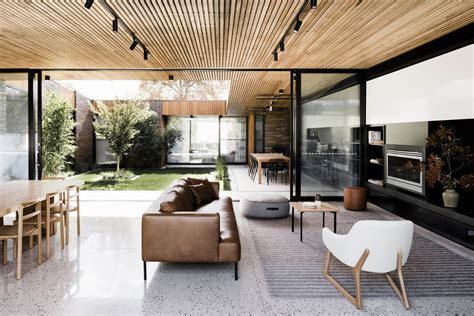 Courtyard House / FIGR Architecture & Design | ArchDaily