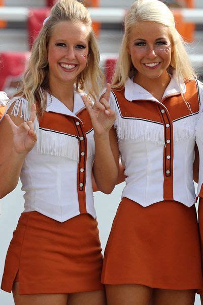 Pin on Hook'em Horns\m/