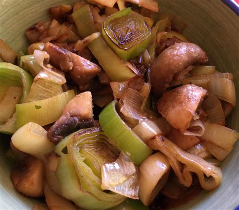 Buttered Leeks and Mushrooms - Cooking Meals For One