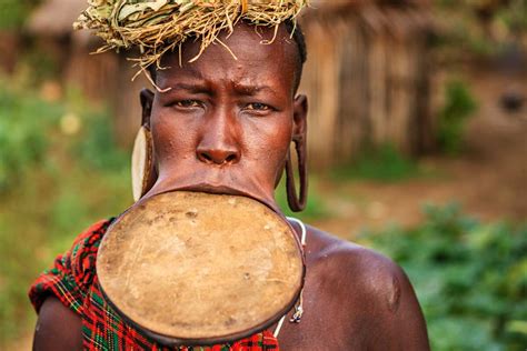 African lip plates: how do they eat? Аll your questions answered - YEN.COM.GH