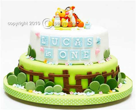 Winnie the Pooh & Tigger | Cake decorating for kids, Baby birthday ...