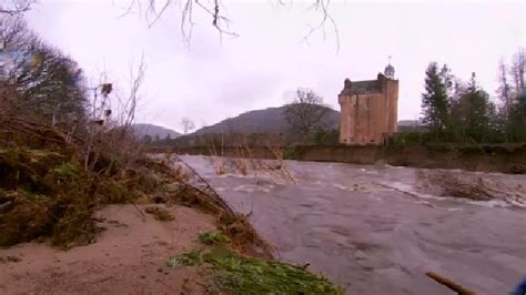 Abergeldie Castle near Balmoral in Scotland is falling into River Dee due to floods | Metro News