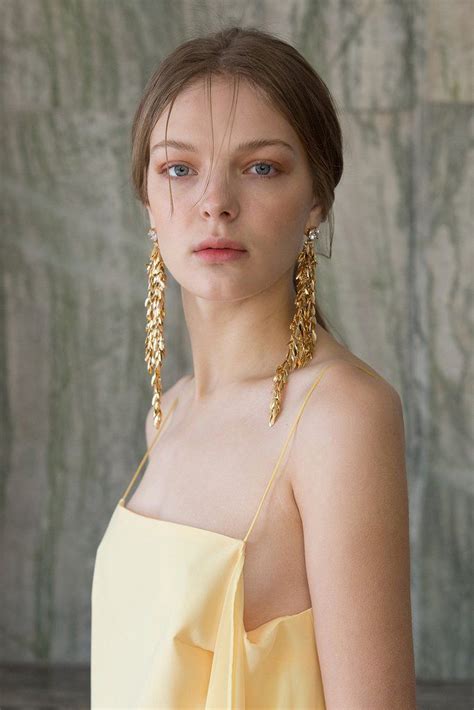 JUPE EARRING | Rose gold drop earrings, Circle earrings studs, Gold earrings studs