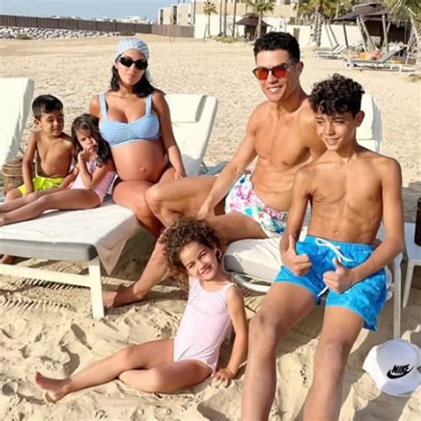 Cristiano Ronaldo revela el nombre de su hija después de la trágica pérdida de un niño gemelo ...