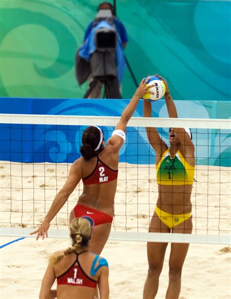 Fil:Beach volley at the Beijing Olympics - USA v. Brazil.jpg – Wikipedia