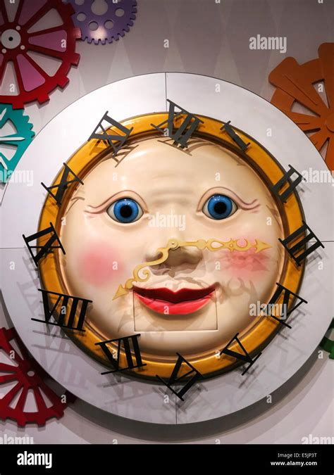 Fao schwarz clock face hi-res stock photography and images - Alamy