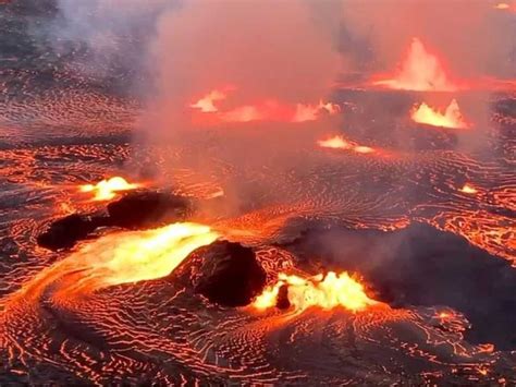 Hawaii volcano stops erupting, putting an end to stunning lava show ...