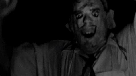 Leatherface GIF - Find & Share on GIPHY