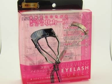 Koji Japan Makeup Curving Eyelash Curler Review - Musings of a Muse