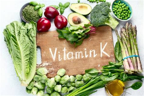 Vitamina K: beneficii, surse si doze