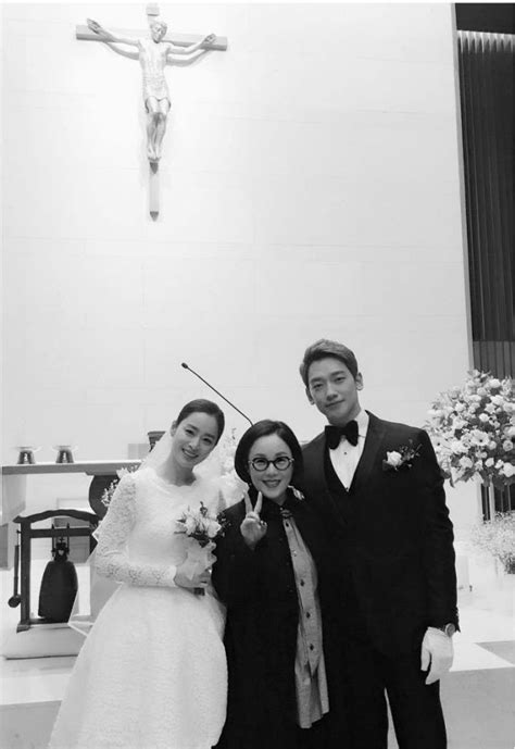 More Photos Released From Rain And Kim Tae Hee's Wedding