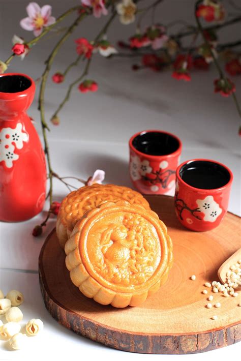 Chinese Moon Cake for Mid Autumn Festival 11273337 Stock Photo at Vecteezy