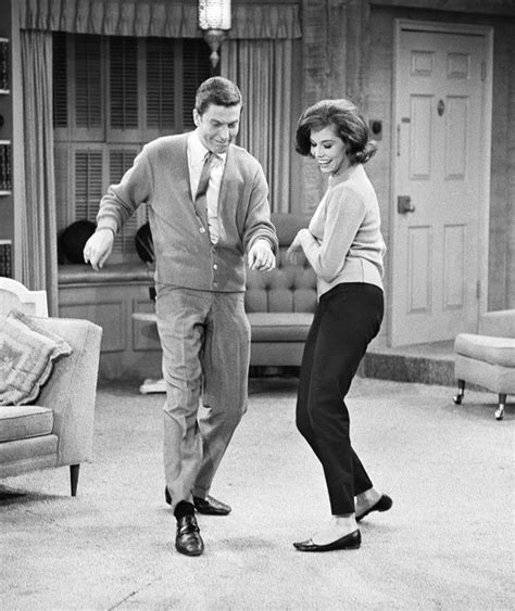 Dick Van Dyke dances with Mary Tyler Moore on his show in 1962 | Dick Van Dyke turns 91 ...